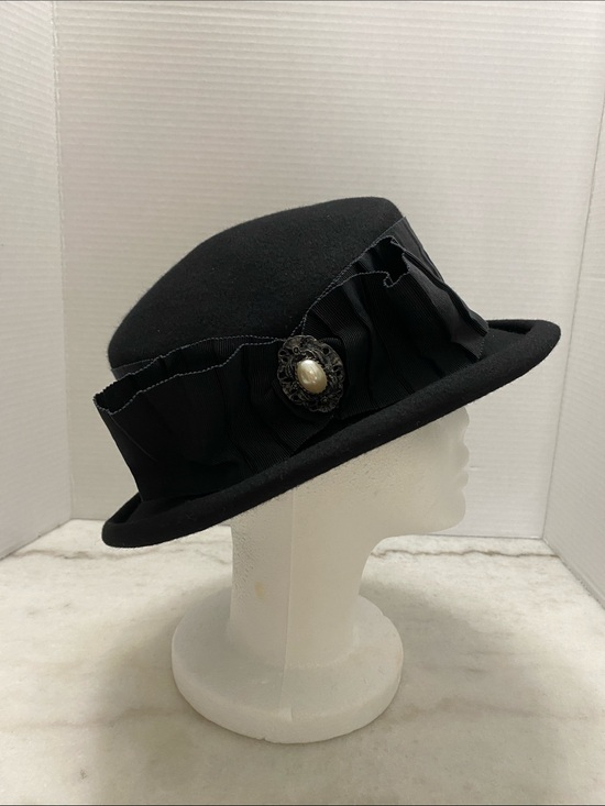 Kates canada Accessories - Vintage Kates Canada felt wool hat